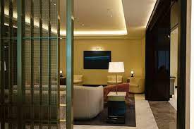 The Pearl Lounge - Arrivals